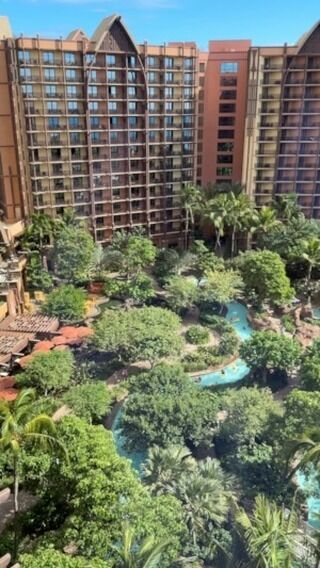 We spent two days at @disneyaulani and the best part for families is the expansive pool complex, which is steps for the beach! 

💦 Waterslides and lazy river
💦 Interactive play and splash area
💦 Several pools to choose from 
🤿 Snorkeling aquarium 

#aulani #aulanidisneyresort #oahu #hawaiivacation #vacay #familytrip